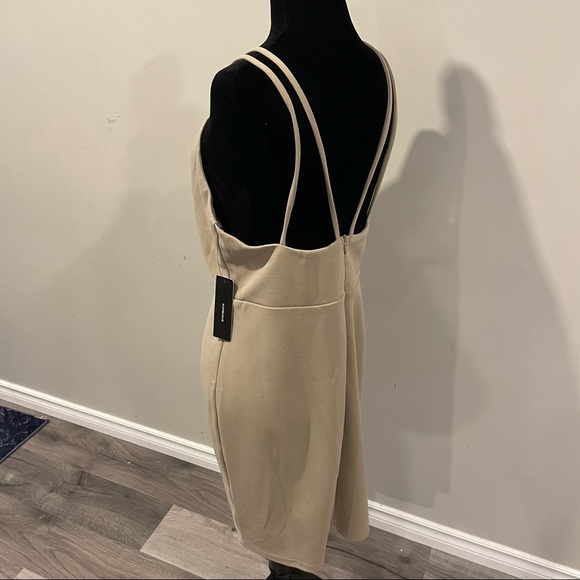 NWT Lulus Crepe Plunge Mini Dress Taupe Size X Large - Picture 5 of 12